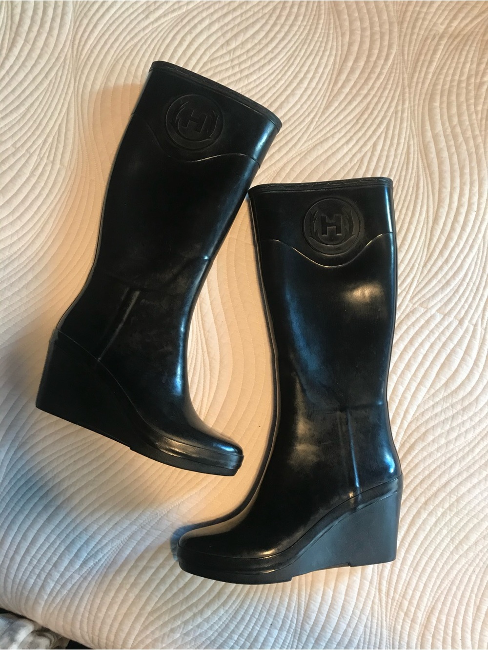 Black Wedge Rain Boots - Hunter Champery